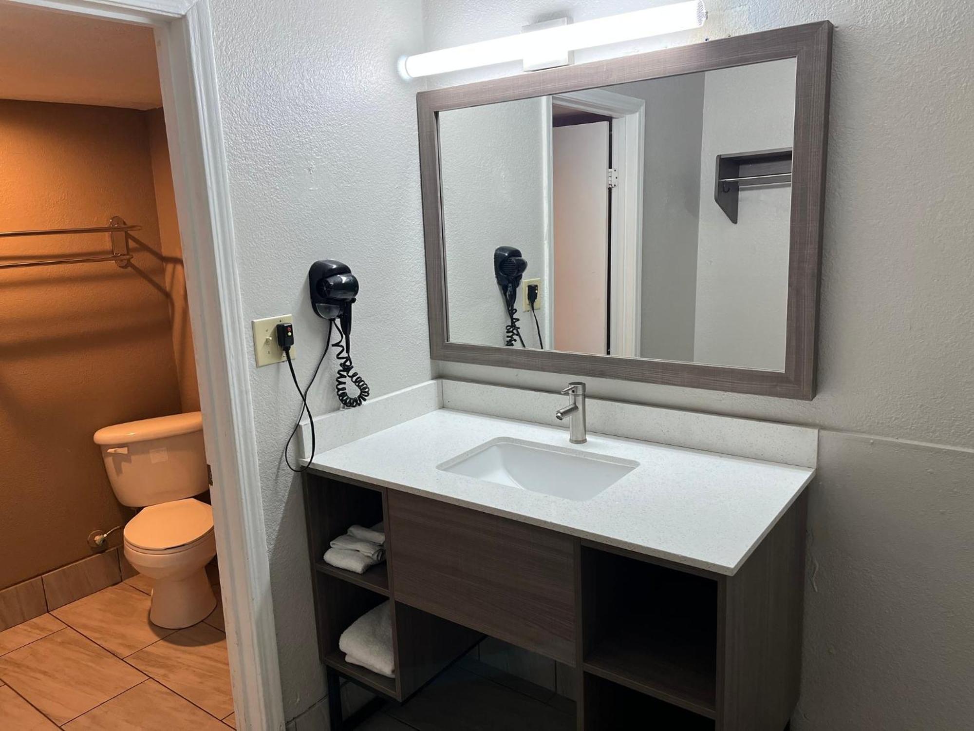 Red Roof Inn Memphis - Graceland Airport Екстериор снимка